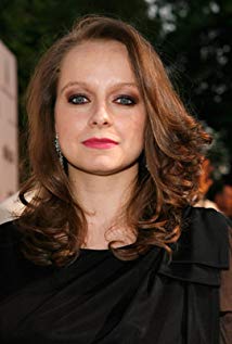 How tall is Samantha Morton?